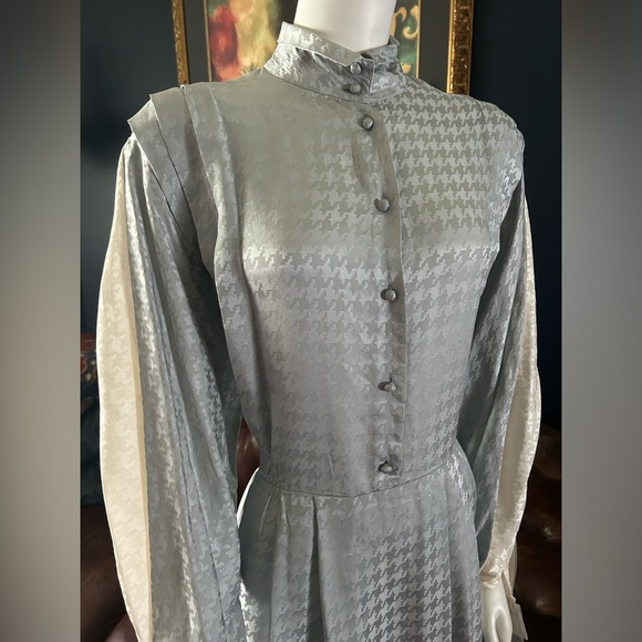 Silk Houndstooth Francesca Dress AS IS - Picture 7 of 9